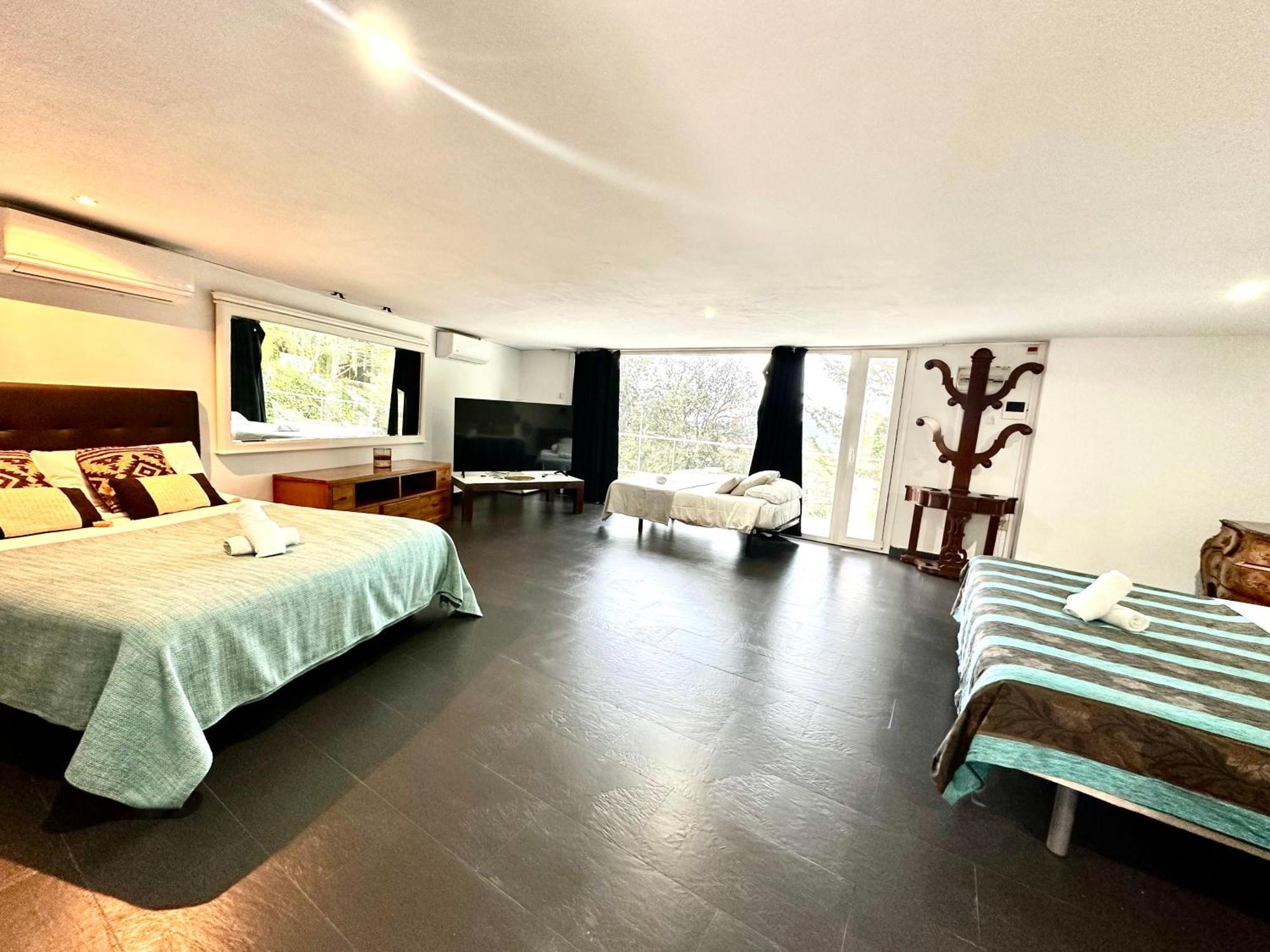 Aya House Otel Barselona Dış mekan fotoğraf