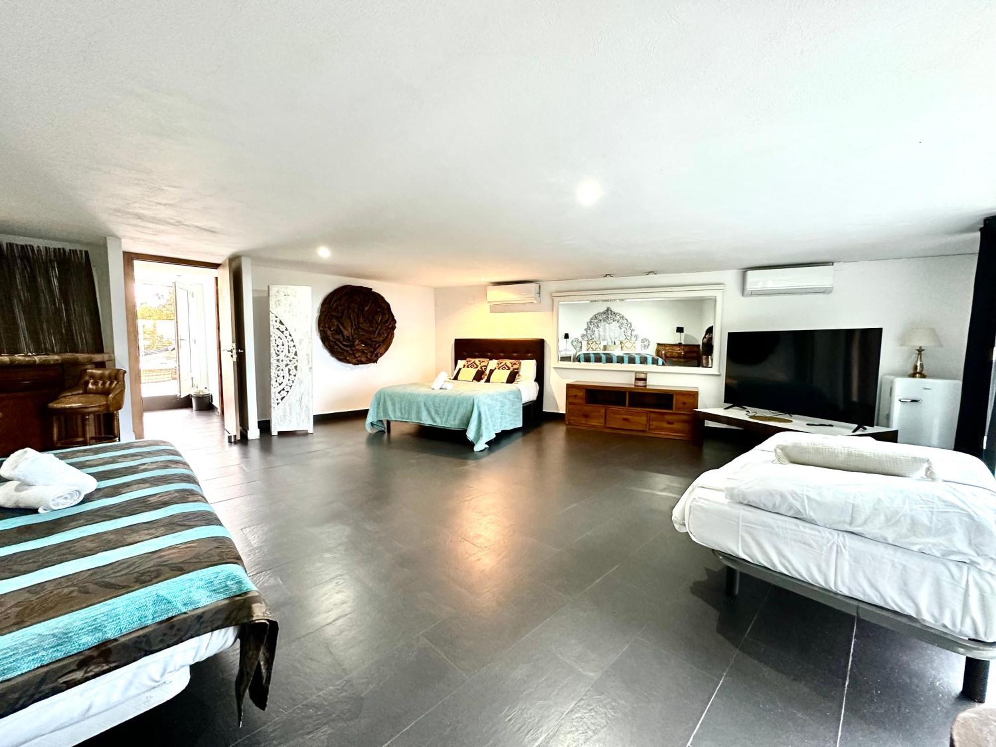 Aya House Otel Barselona Dış mekan fotoğraf